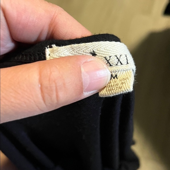 Forever 21 Black and Gray Graphic Art Print Top - Picture 2 of 2